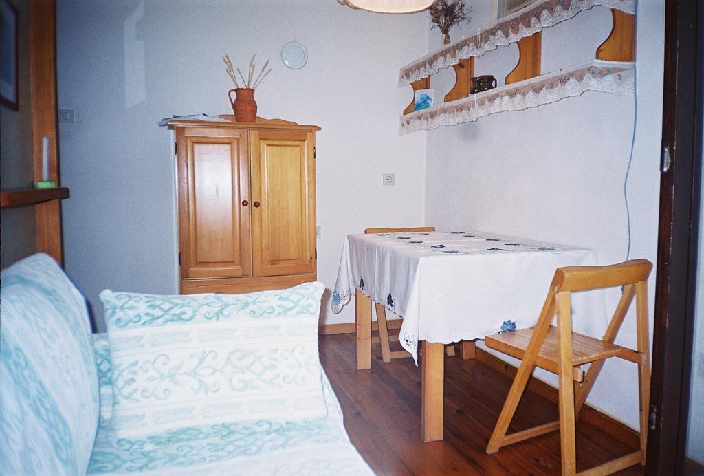 Apartments Ljuba I Mare マリンスカ 部屋 写真